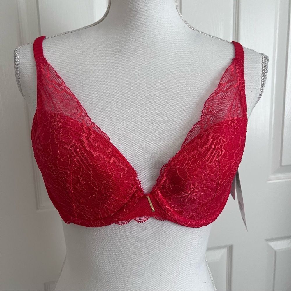 Chantelle Push UpโUnderwire Lace Bra C13L20 36B Red NEW MSRP $100
